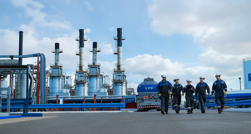 La Refinería YPF de La Plata fue distinguida como “Refinería del Año”