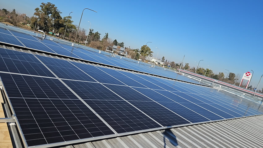 Energía que se paga sola: las Estaciones de Servicio reducen su factura eléctrica con paneles y baterías