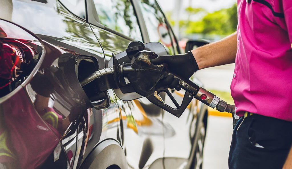 El costo real del combustible se ubica en el nivel más bajo de los últimos ocho años