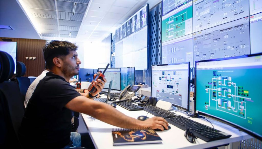 La refinería YPF La Plata incorporó un sistema en tiempo real que acelera la respuesta operativa