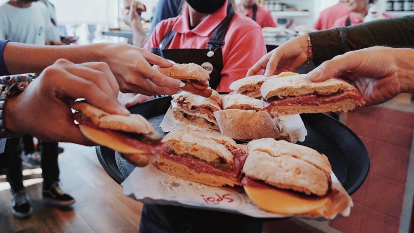 Según un estudio académico, la clave del crecimiento en las estaciones está en la gastronomía