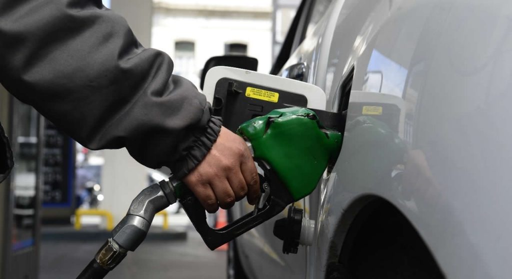 Informe oficial: las ventas de combustibles en estaciones de servicio tuvieron en noviembre la caída interanual más fuerte del año