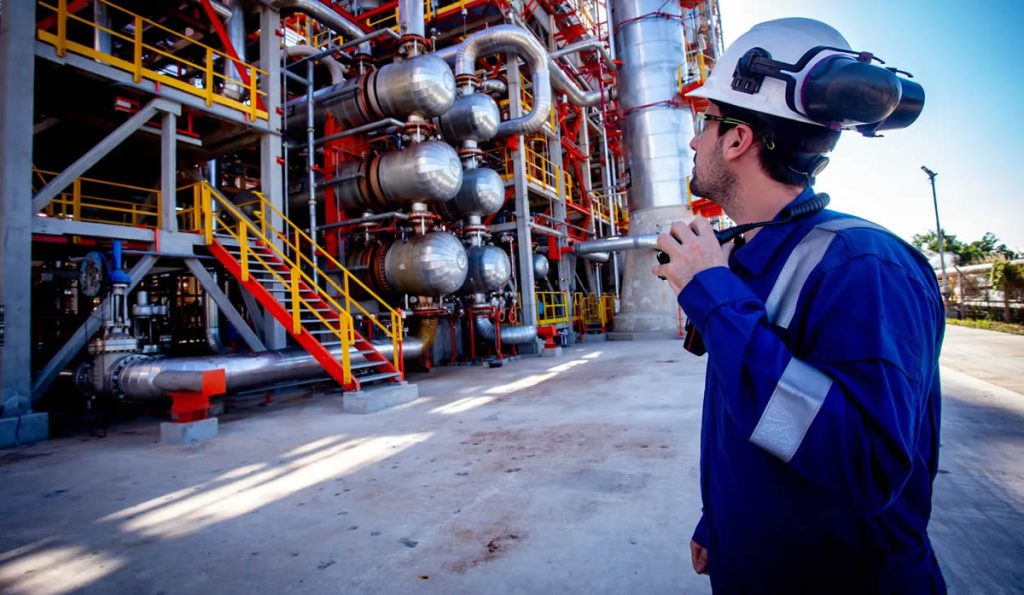 Refinación y precios: 2025 cerró con alta utilización del sistema y aumentos generalizados en todos los combustibles