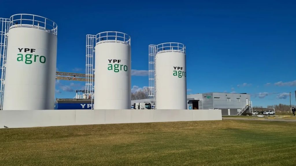 ¿Puede un establecimiento agro vender combustible como una Estación de Servicio?