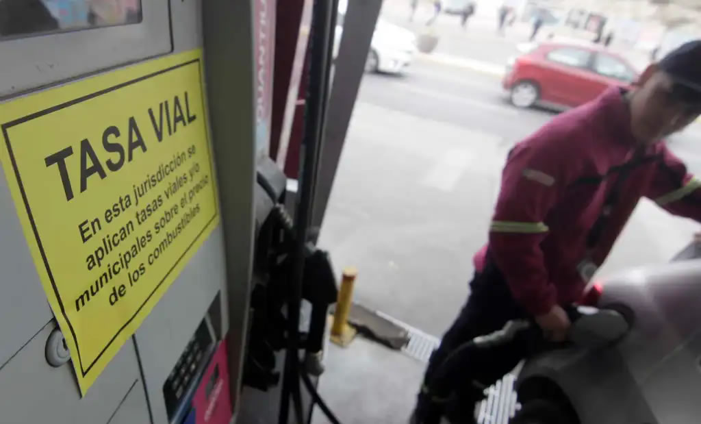 A contrarreloj, los estacioneros reclaman a las autoridades derogar la tasa vial en medio de la suba de los combustibles