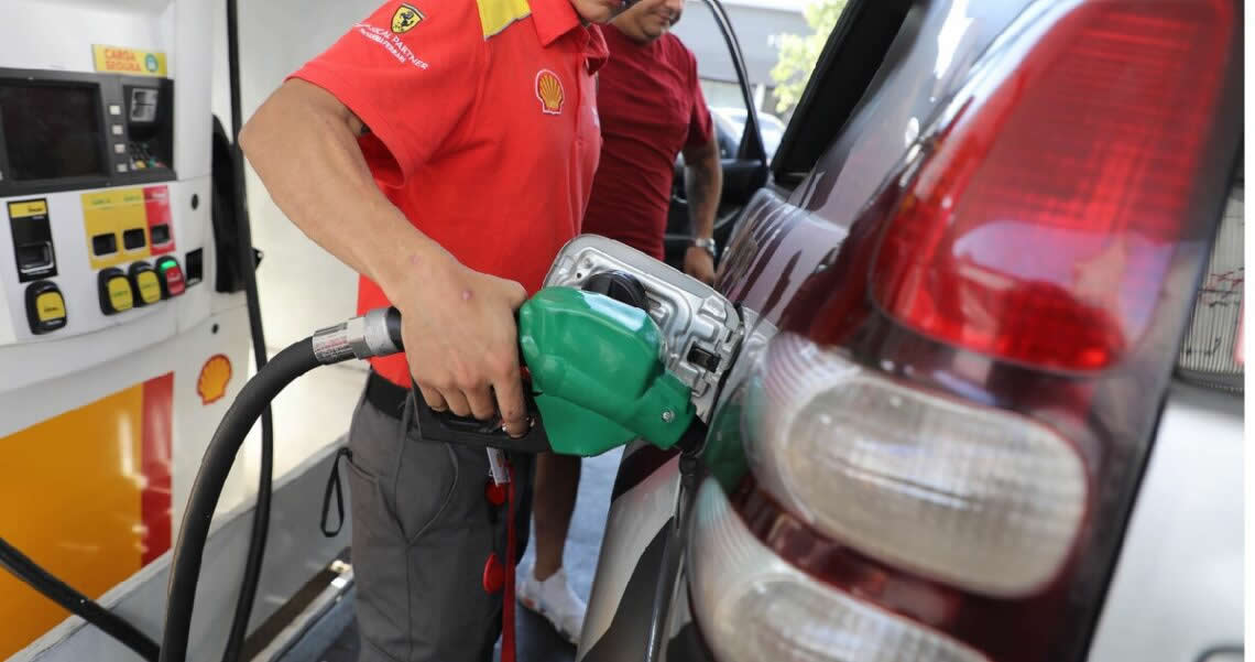 Cuánto influye el precio del petróleo en el valor de los combustibles