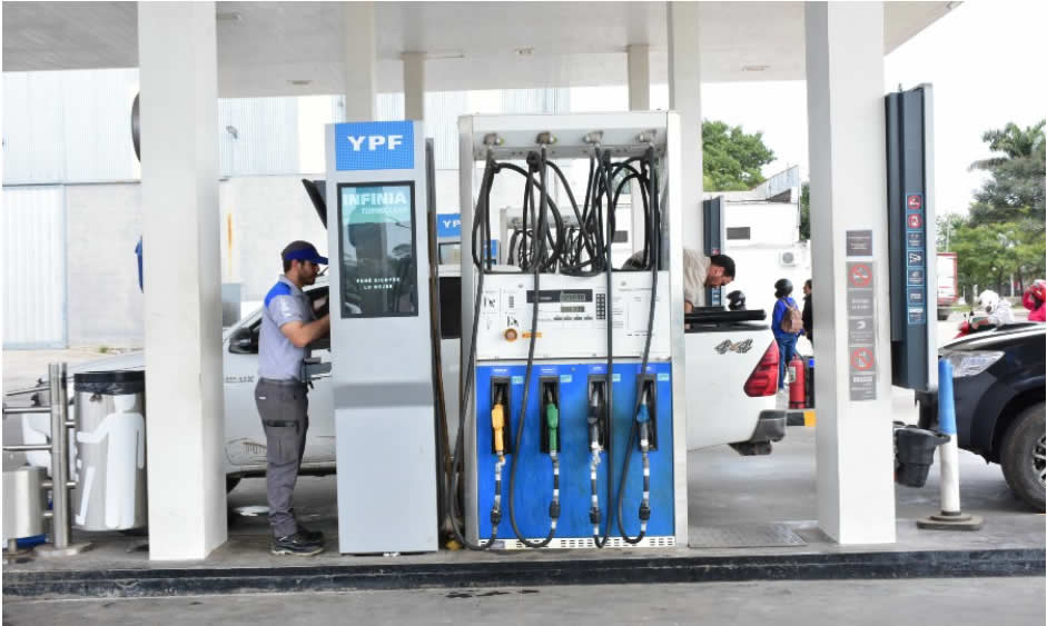 Despido en una Estación de Servicio: la Justicia validó el adicional por tolerancia horaria pero limitó el reclamo por propinas