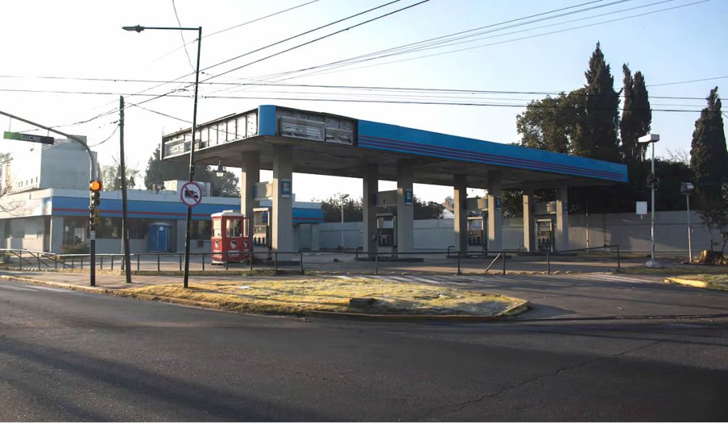 El avance de las estaciones de bandera reaviva el debate sobre el futuro de las bocas blancas