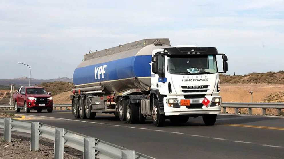 El nuevo mapa del petróleo empieza a sentirse en los surtidores