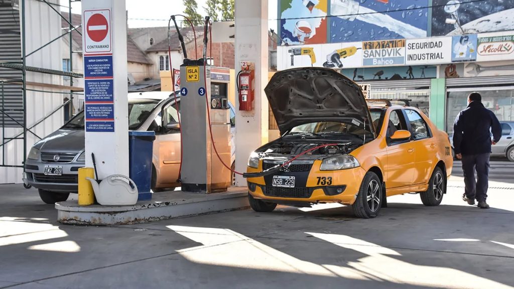 Expendedores reclaman incentivos fiscales para el GNC similares a los que reciben los autos eléctricos