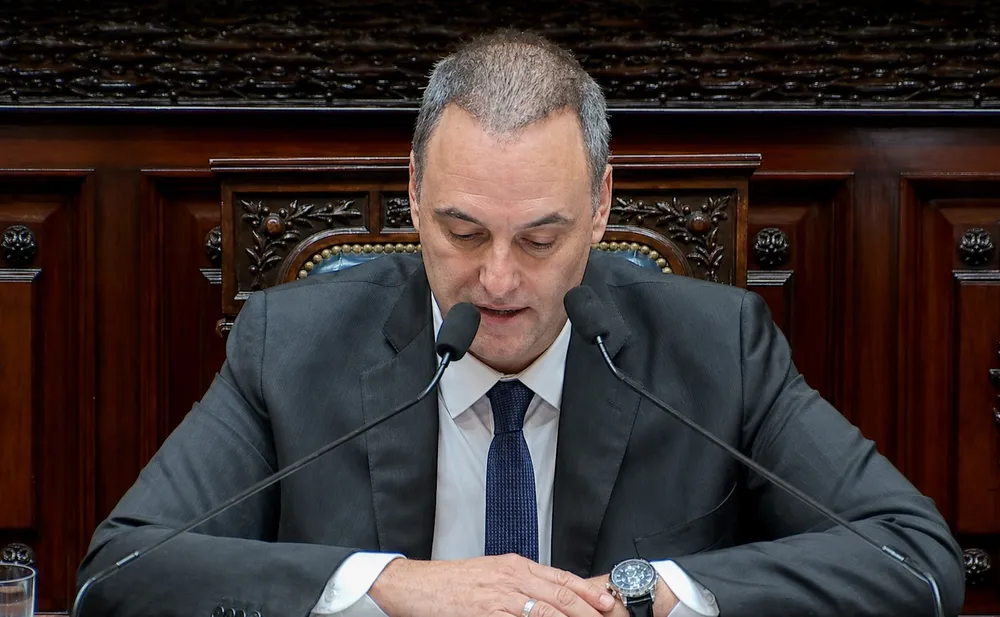 Adorni ratificó en Diputados el menor control estatal sobre las Estaciones de Servicio