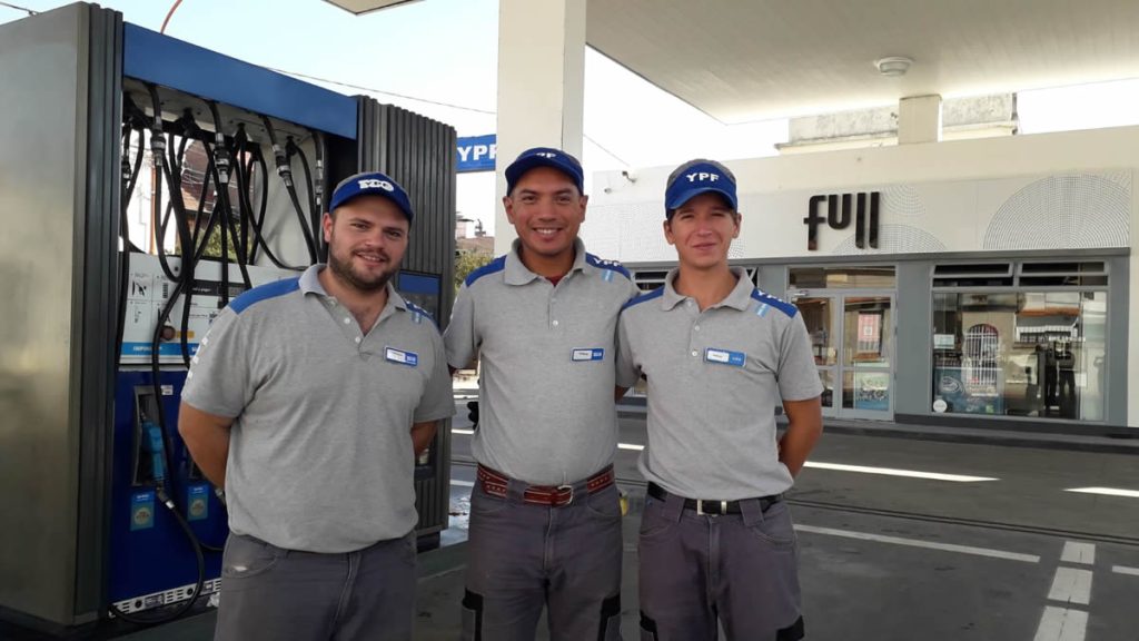 De playeros a vendedores de playa: el perfil que hoy buscan las Estaciones de Servicio