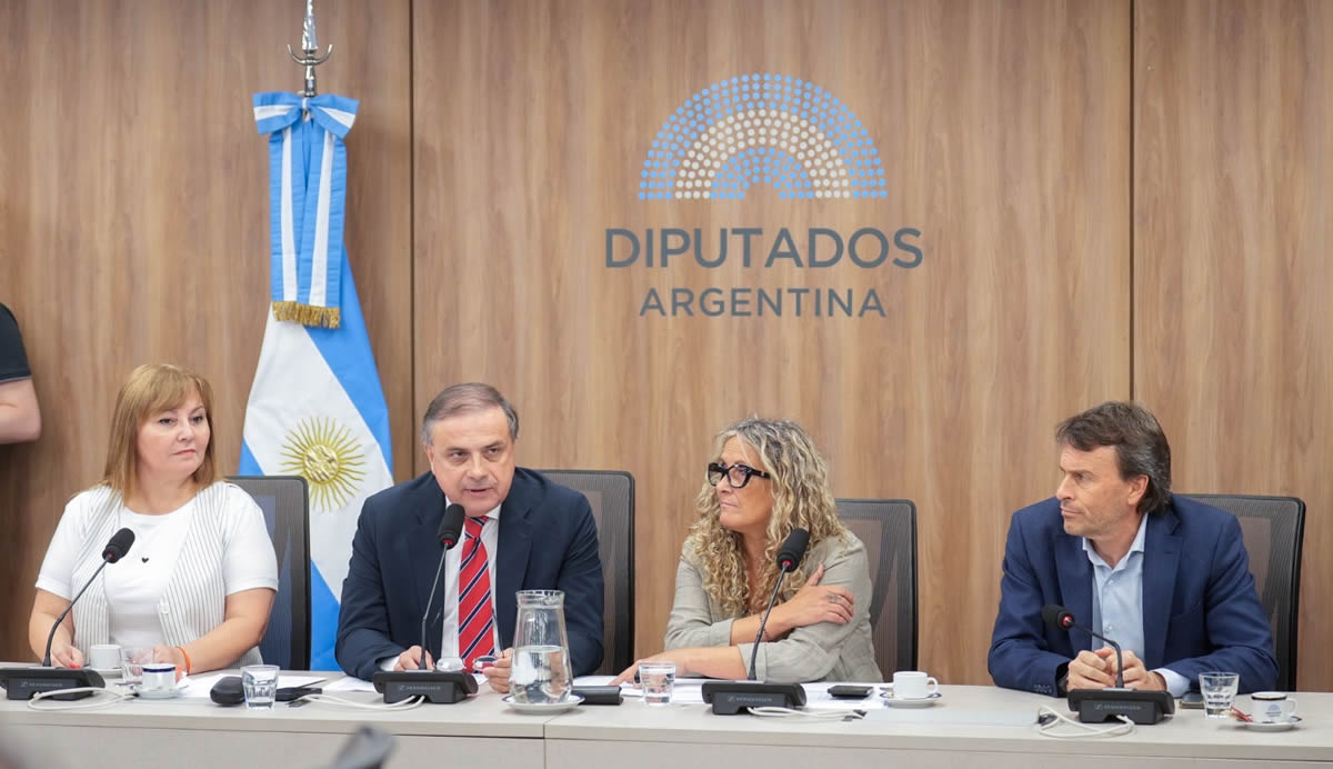 El Congreso convoca a estacioneros para impulsar una agenda de recuperación del sector