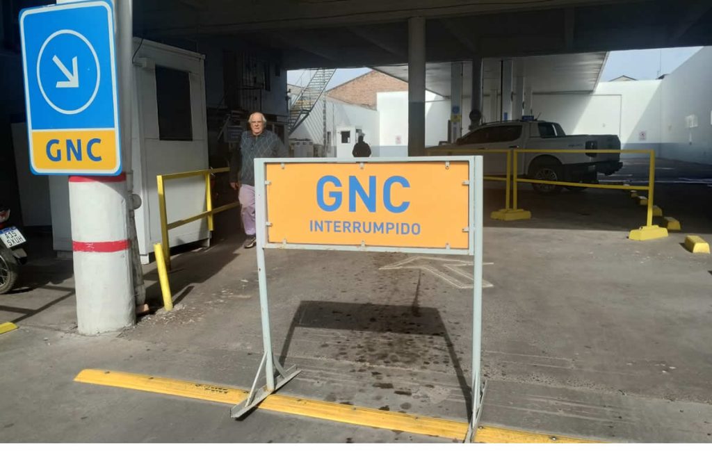 Por las bajas temperaturas suspenden el suministro de gas a estaciones de GNC con servicio interrumpible