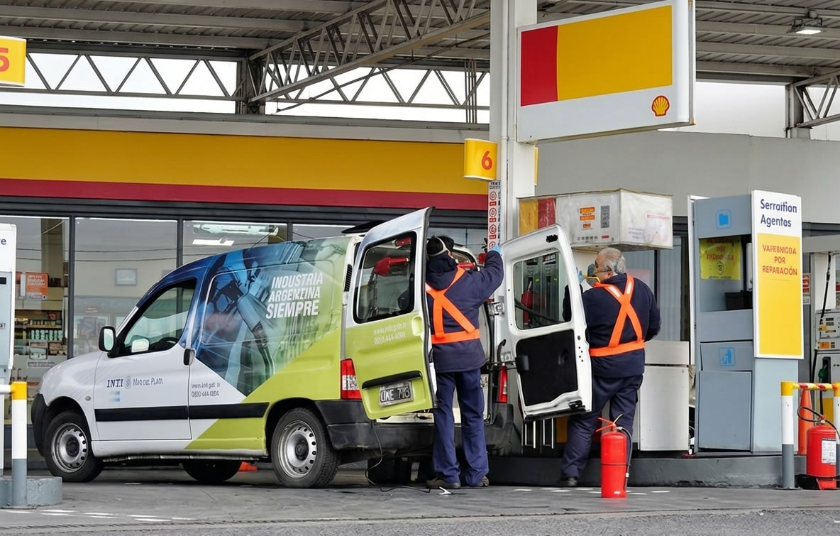 Control de surtidores: Sturzenegger afirmó que el INTI subsidiaba a las petroleras