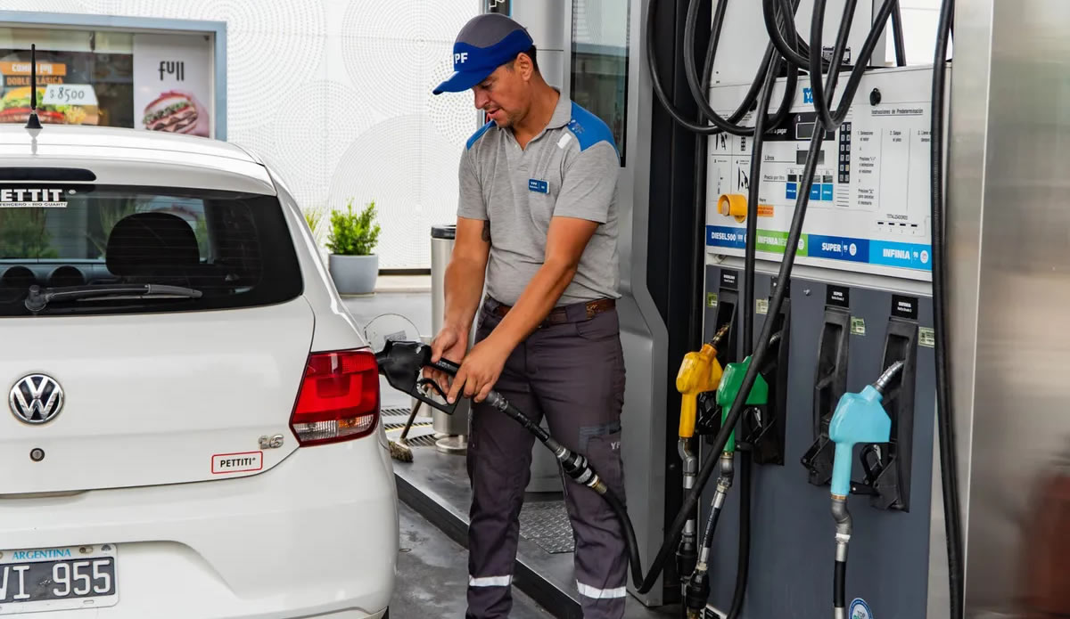 YPF implementó un esquema para sostener los precios de combustibles por 45 días