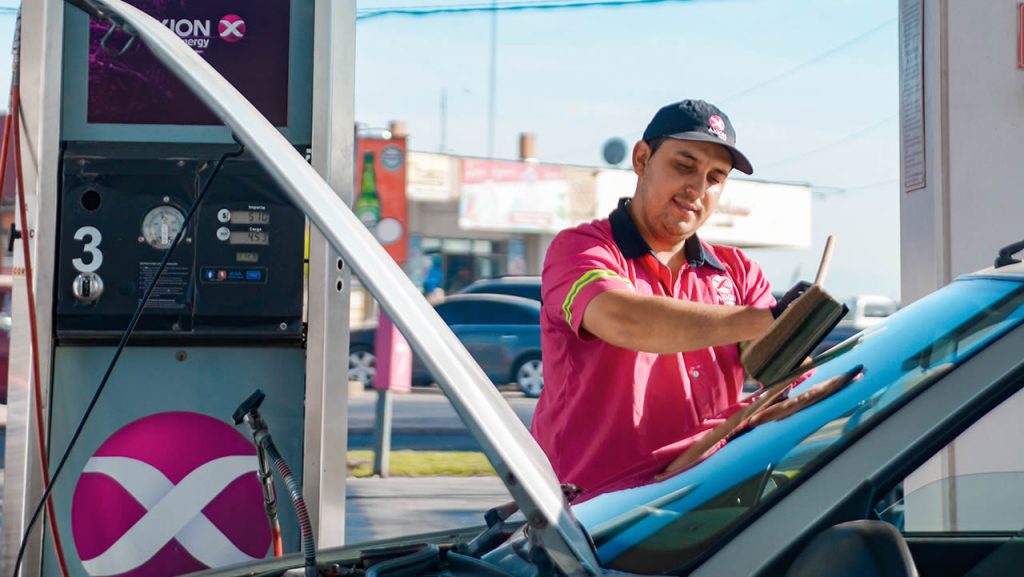Cómo AXION sostiene el estándar de atención que la ubica entre las Estaciones de Servicio mejor calificadas