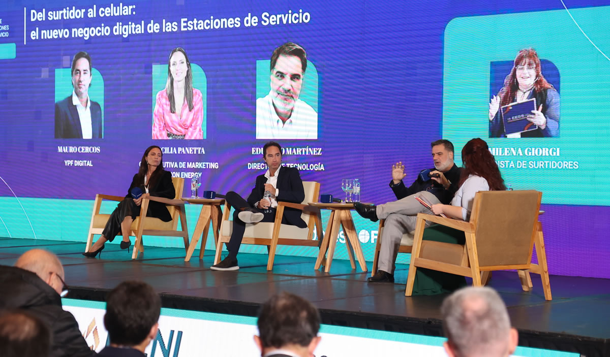 La disputa por el cliente se trasladó al celular: las estrategias de YPF, Shell y AXION