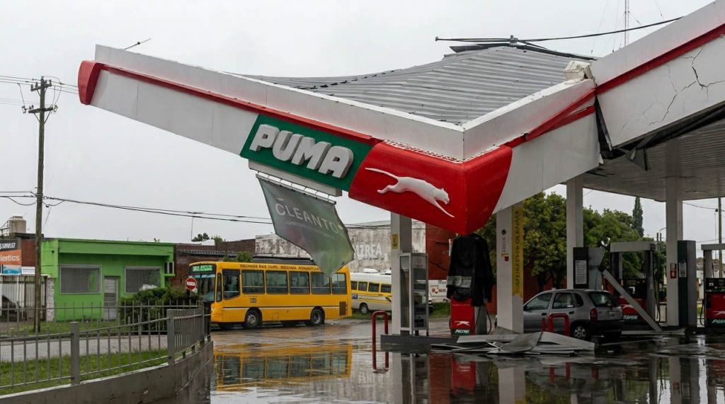 Recomiendan revisar las pólizas de seguros para proteger techos y cenefas en Estaciones de Servicio