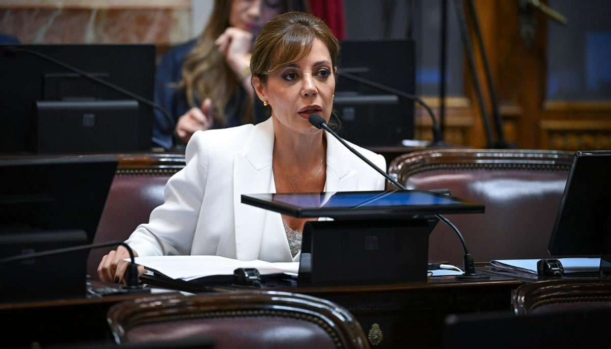 Una iniciativa parlamentaria propone actualizar los impuestos a los combustibles cada tres meses con un tope del 15 por ciento
