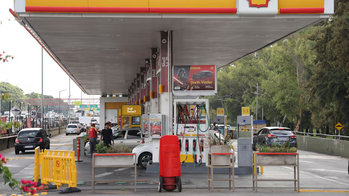 Mercuria mueve sus primeras fichas y arranca la transición en la red Shell