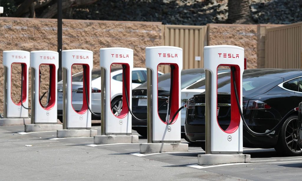 Qué deben observar las Estaciones de Servicio tras el anuncio entre YPF y Tesla