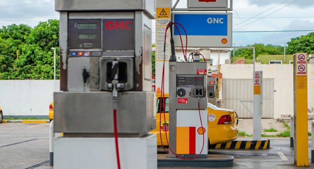 Crece la migración de surtidores de GNC a combustibles líquidos ante la caída de la demanda
