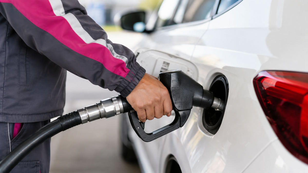Cuánto podrían subir la nafta y el gasoil si el Gobierno actualiza todos los impuestos