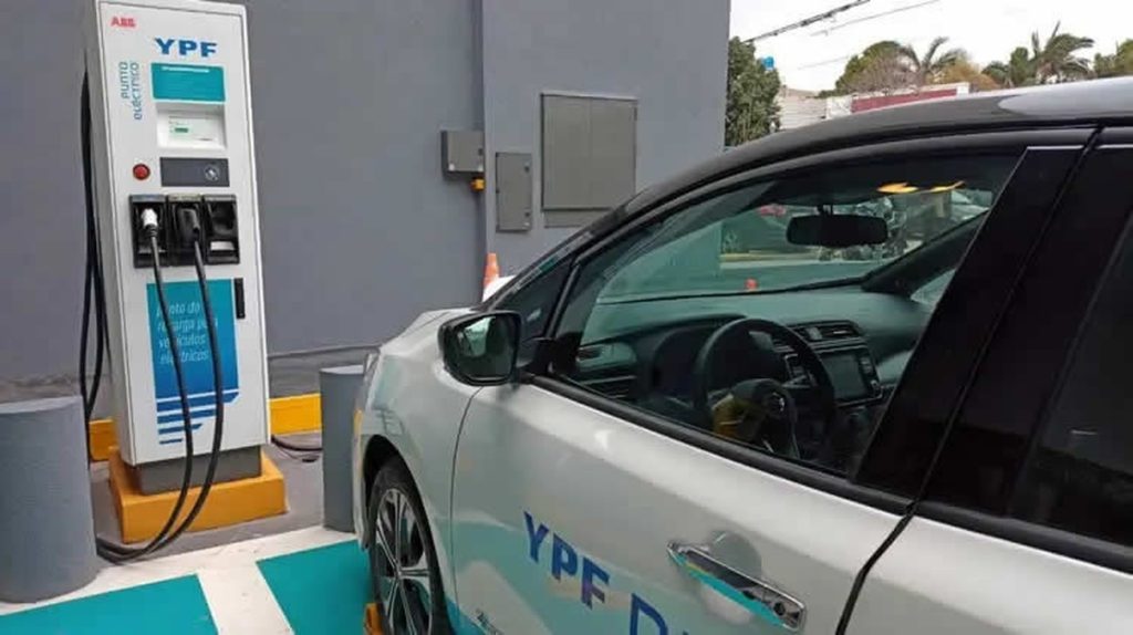 Especialistas debatirán cómo reducir los riesgos de la electromovilidad en un encuentro internacional en Buenos Aires