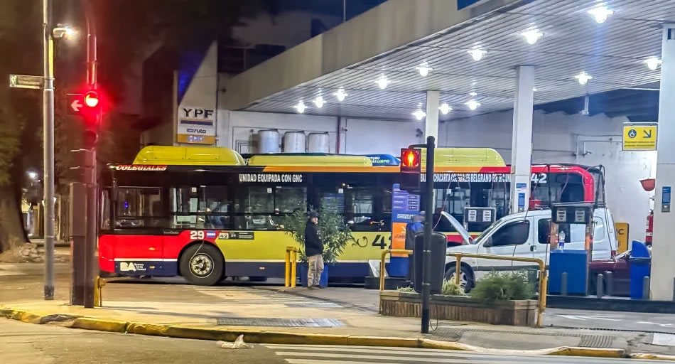Las Estaciones de Servicio del interior recaudan un impuesto récord, pero los subsidios siguen concentrados en el AMBA