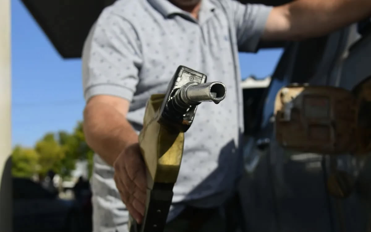 Tras las referencias de la URSEA, las Estaciones de Servicio prevén que un nuevo ajuste en los combustibles podría agravar la caída del consumo