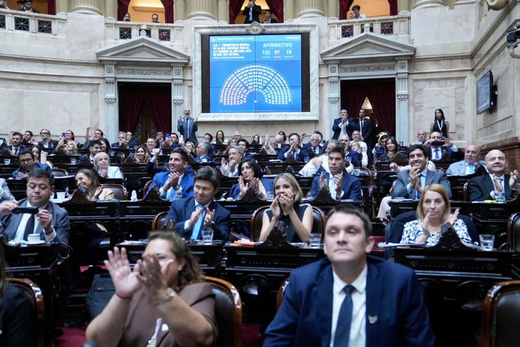 El Congreso analiza retomar un viejo proyecto que limita la participación de las petroleras en el negocio de venta de combustibles