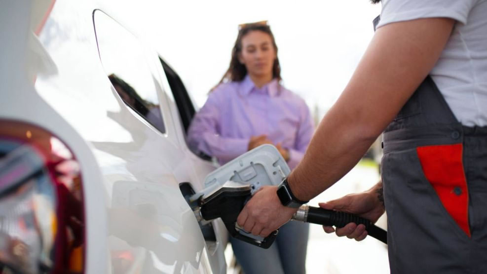 Impuestos en los combustibles: qué paga el cliente y qué obligación tiene la Estación de Servicio