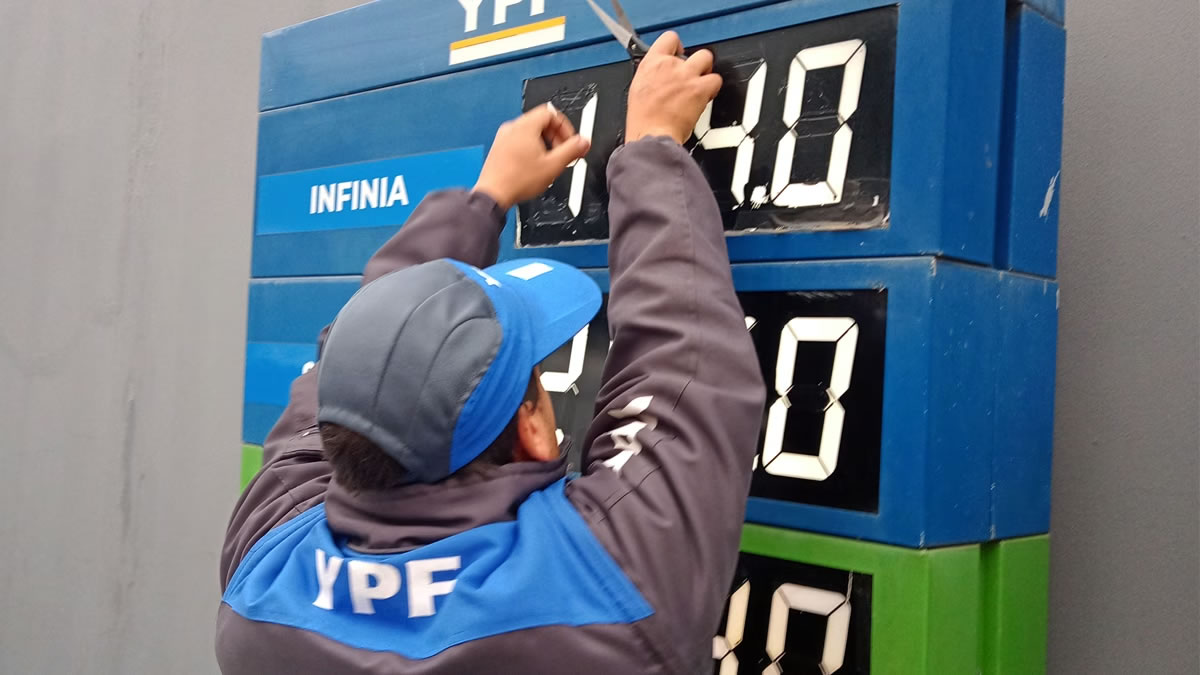 Ante la suba de los combustibles la oposición busca suspender parte de la carga impositiva