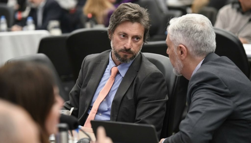 El Congreso analiza limitar las tasas municipales, agilizar los pagos y otorgar incentivos a las Estaciones de Servicio
