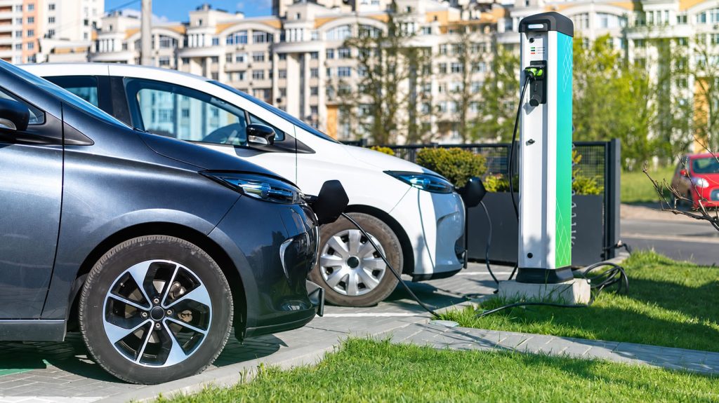 Electromovilidad: el 95 por ciento de los cargadores se instala fuera de las Estaciones de Servicio