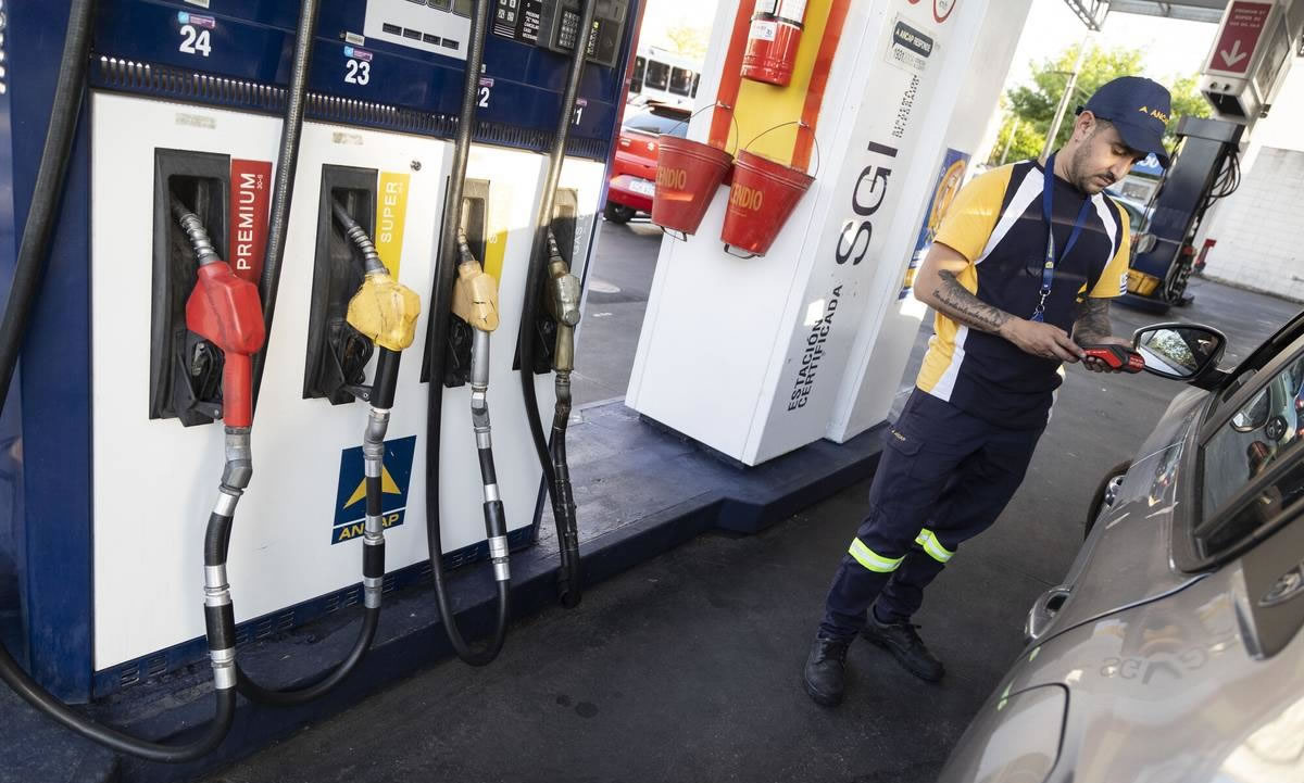 Más del 70 por ciento de la rentabilidad de las estaciones todavía depende de los combustibles