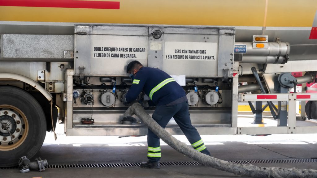 Advierten que reponer combustible exige a los estacioneros un respaldo financiero cada vez más importante