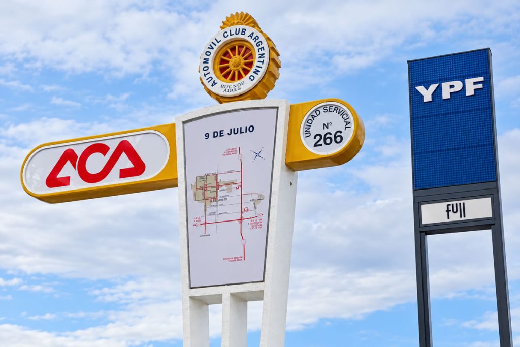 De una farmacia a una tienda de 7.000 m², las Estaciones de Servicio más curiosas del mundo