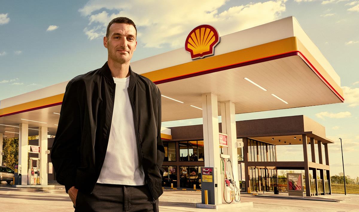 Shell vuelve a apostar por Scaloni para impulsar su combustible premium